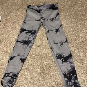 Light gray and black tie dye leggings